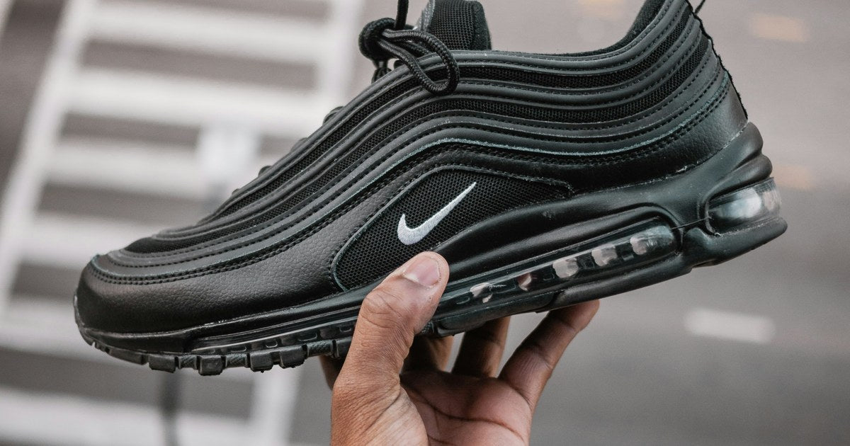 ランニングシューズ(運動のイメージ)