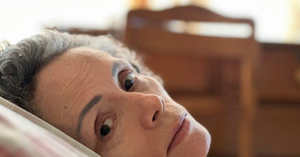 更年期の女性が眠る姿